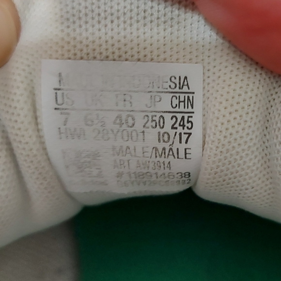 Adidas shoes - Picture 9 of 16